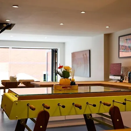 Nyaraló Stylish Centre Retreat With Private Terrace & Hottub Leeds