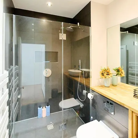Stylish Centre Retreat With Private Terrace & Hottub Nyaraló Leeds
